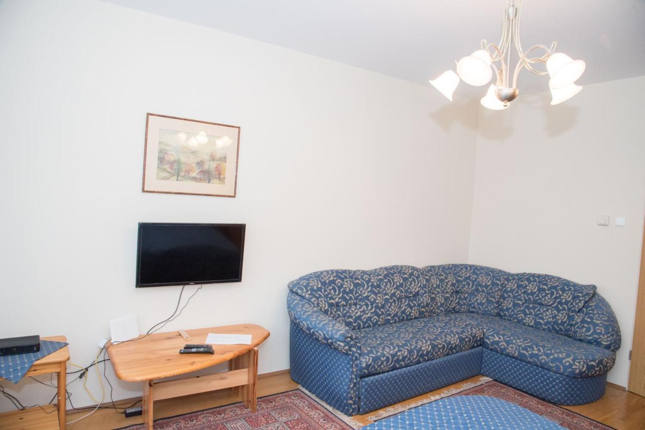 Centrum 2 Apartmanok Heviz Exterior photo