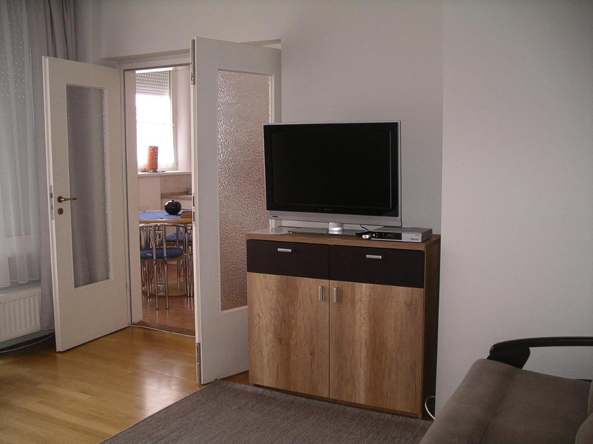 Centrum 2 Apartmanok Heviz Exterior photo