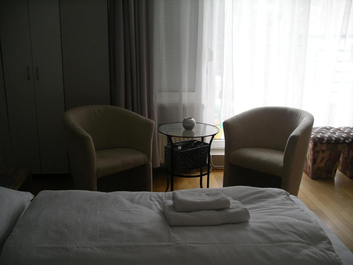 Centrum 2 Apartmanok Heviz Exterior photo