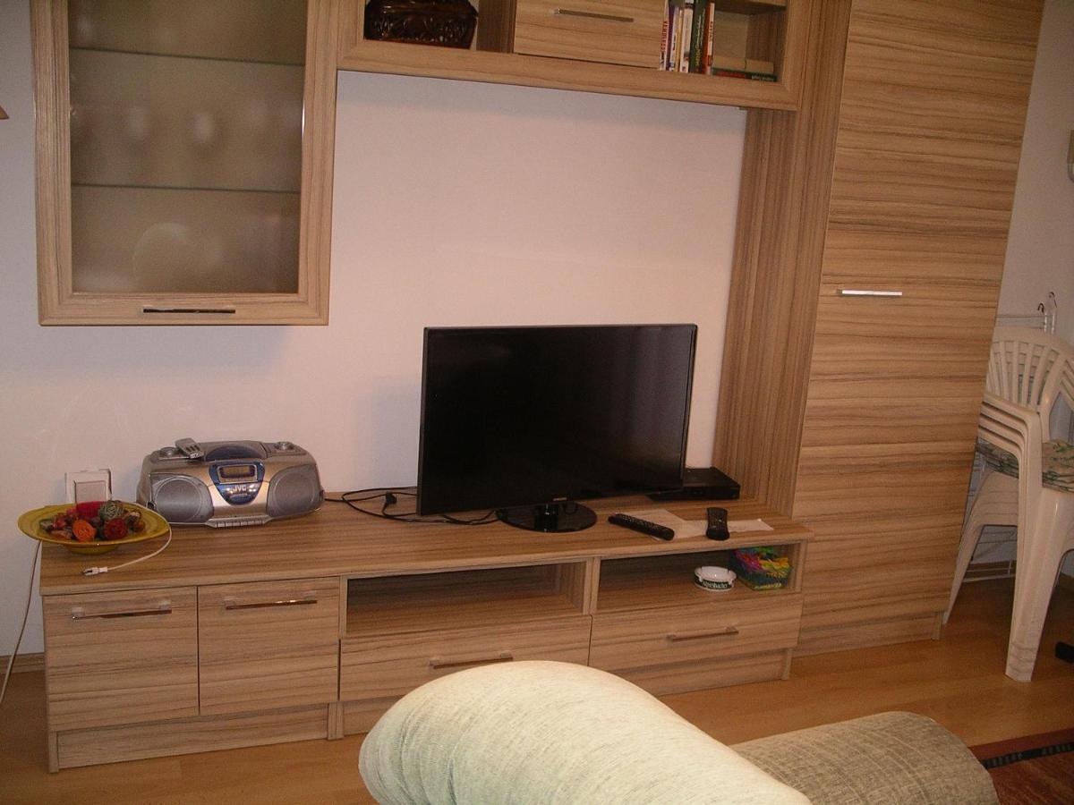 Centrum 2 Apartmanok Heviz Exterior photo