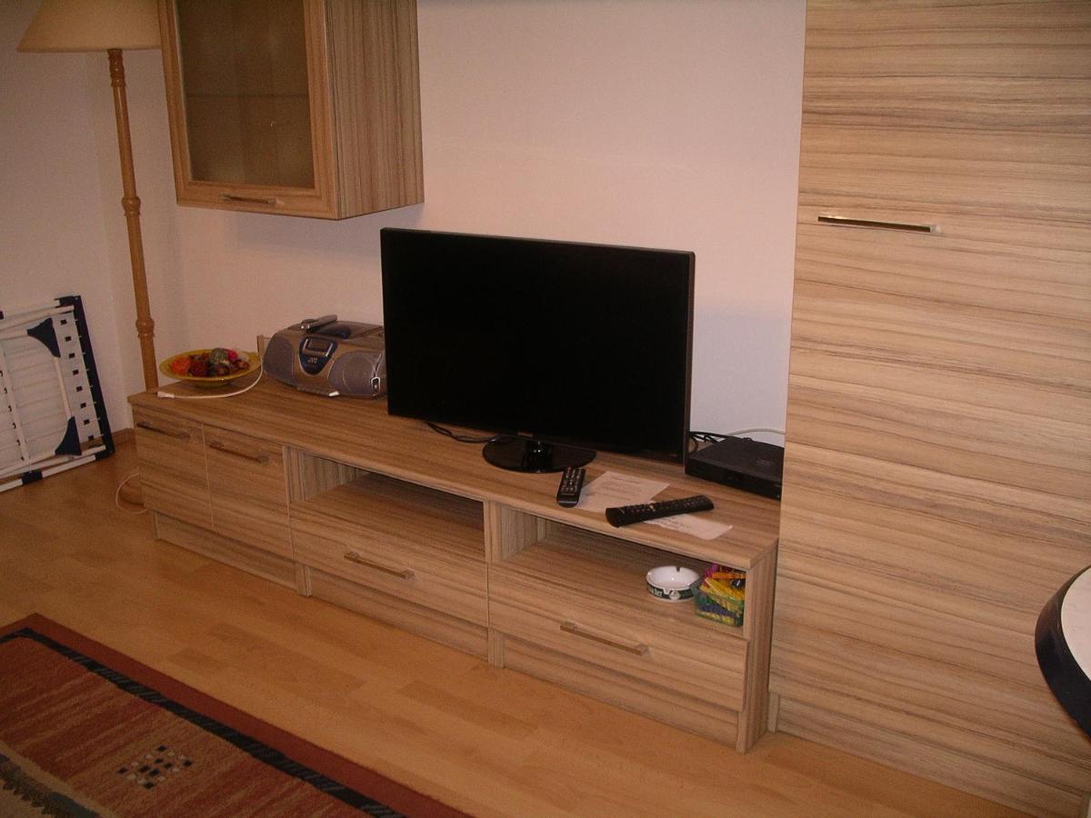 Centrum 2 Apartmanok Heviz Exterior photo