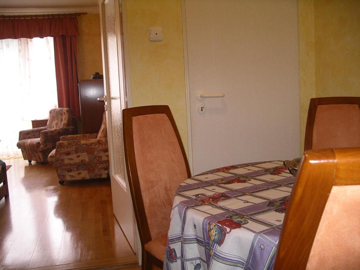 Centrum 2 Apartmanok Heviz Exterior photo