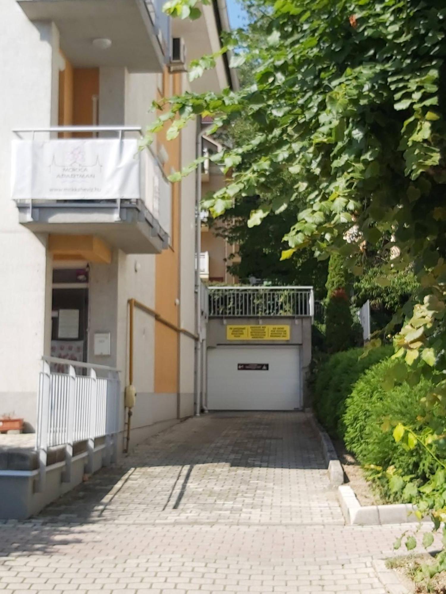 Centrum 2 Apartmanok Heviz Exterior photo