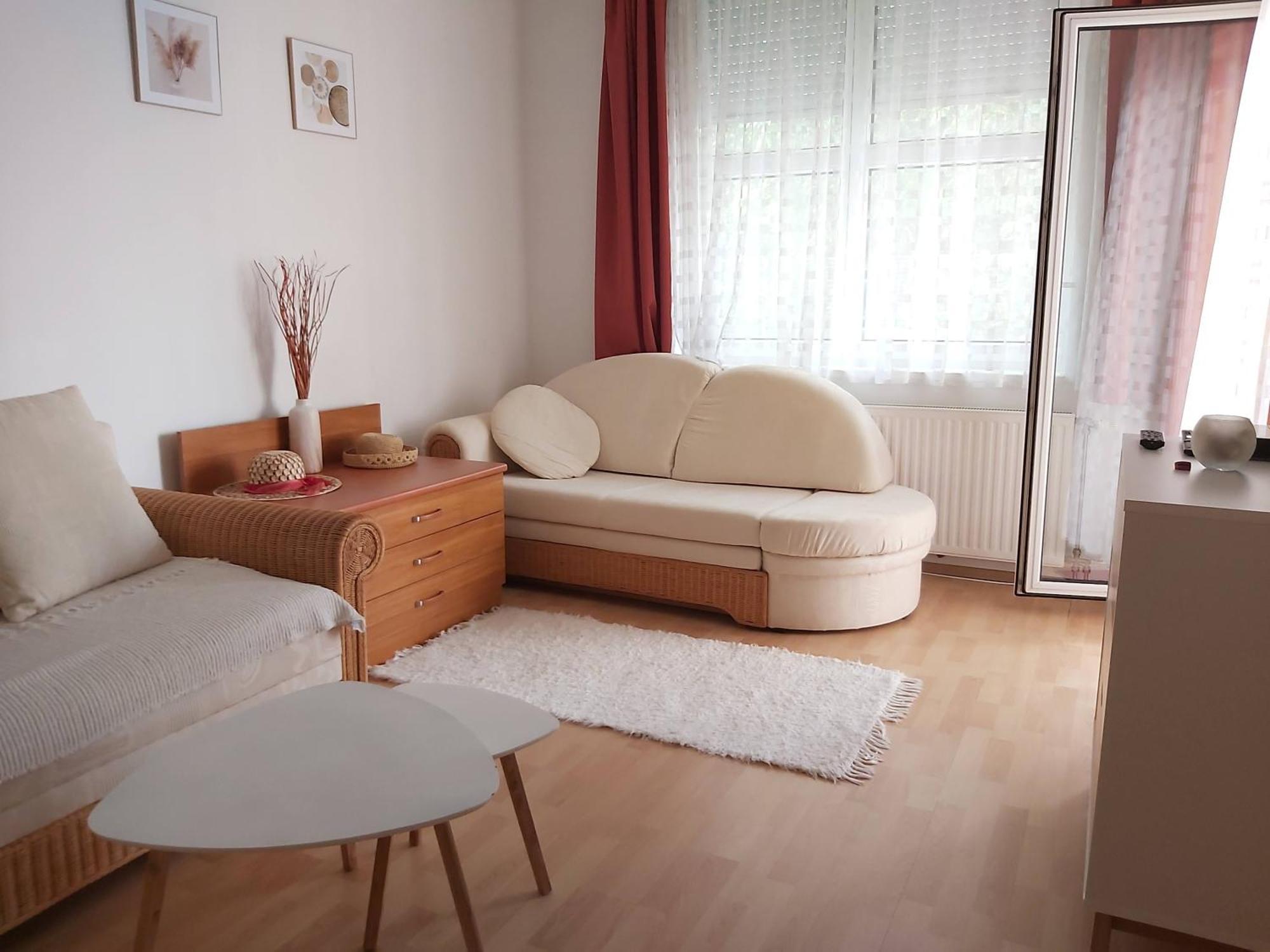 Centrum 2 Apartmanok Heviz Exterior photo