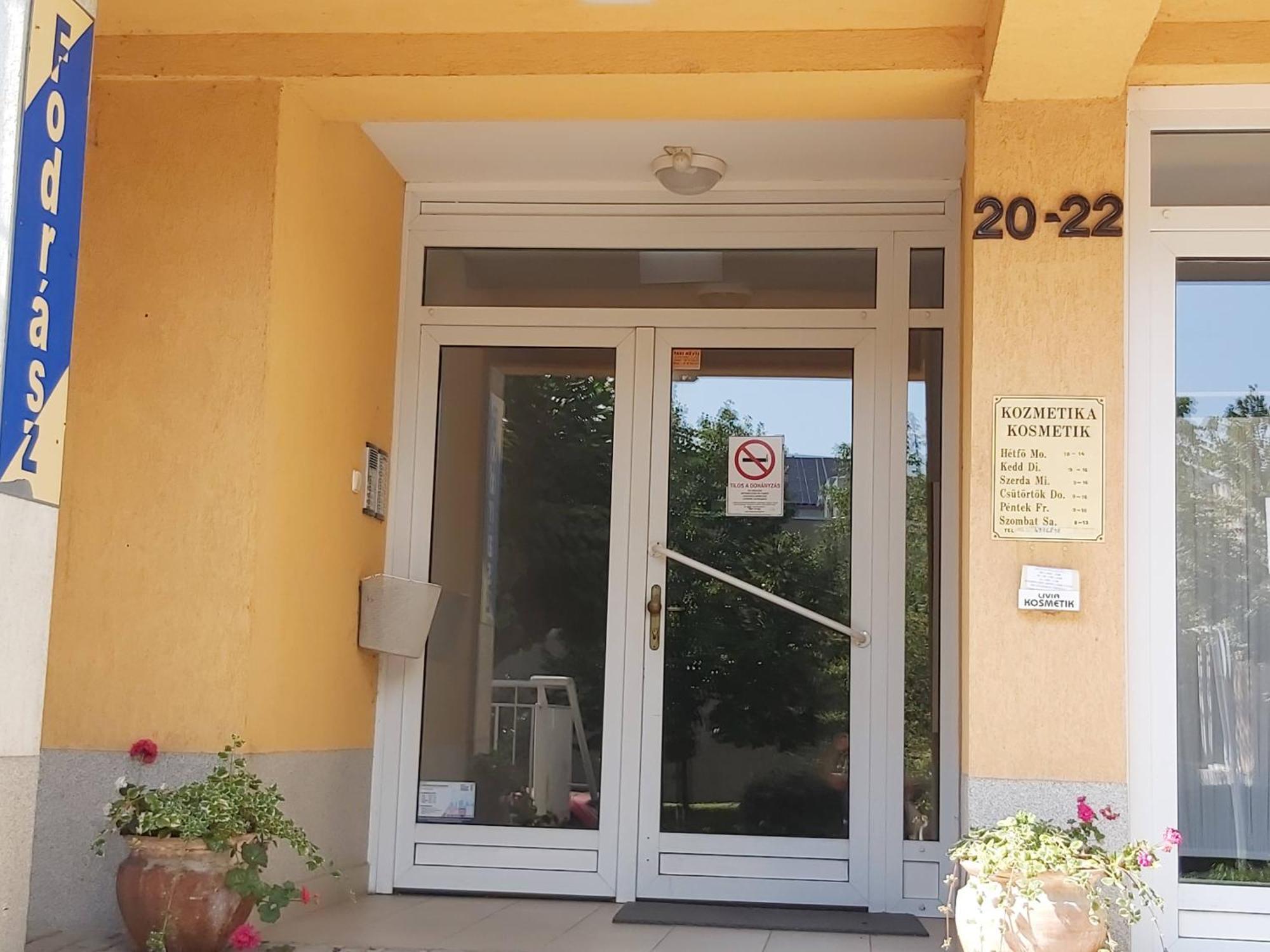 Centrum 2 Apartmanok Heviz Exterior photo