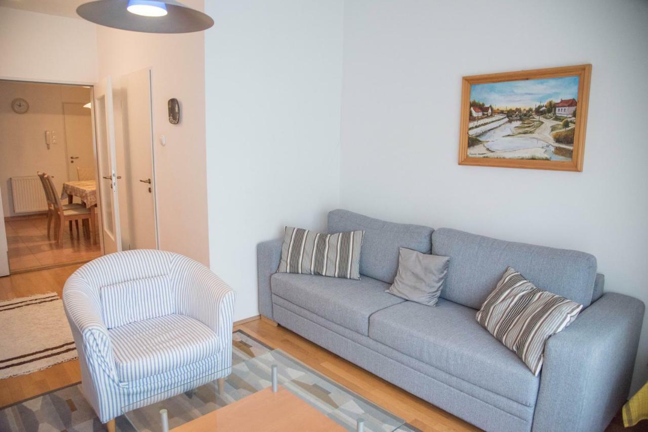 Centrum 2 Apartmanok Heviz Exterior photo