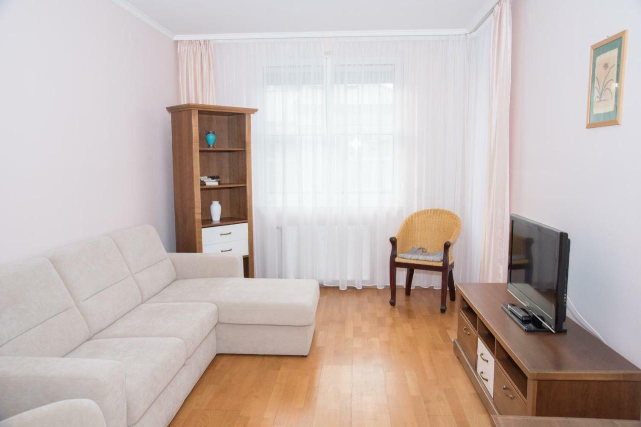 Centrum 2 Apartmanok Heviz Exterior photo